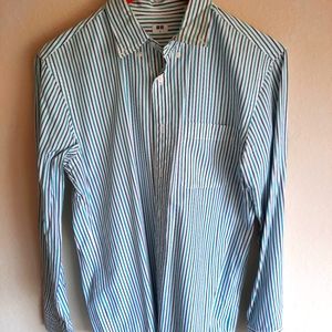 Uniqlo Light Green Striped Buttoned Up Shirt Small